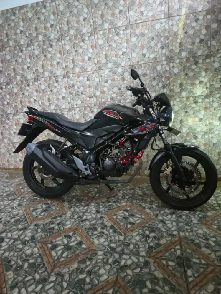 FOR SALE CB 150R THN 2013