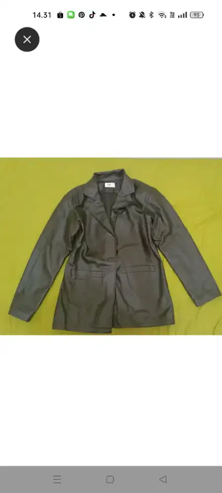 Preloved dengan kondisi terawat.