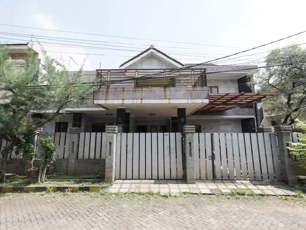 Rumah Terawat LT 210 Dekat Mall Ciputra Cibubur Hadap Timur J-50035