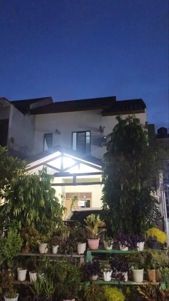 Disewakan  Rumah Asri dan Strategis Villa Bintaro Indah Bisa / bulan
