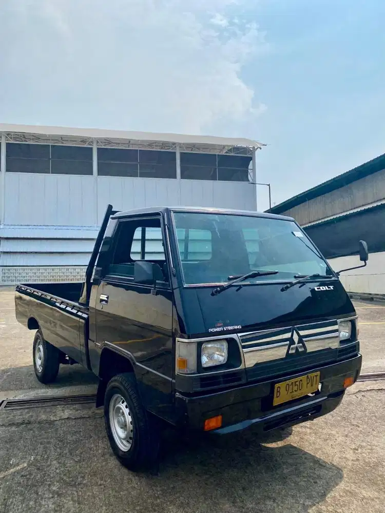 Mitsubishi L300 2022/2023