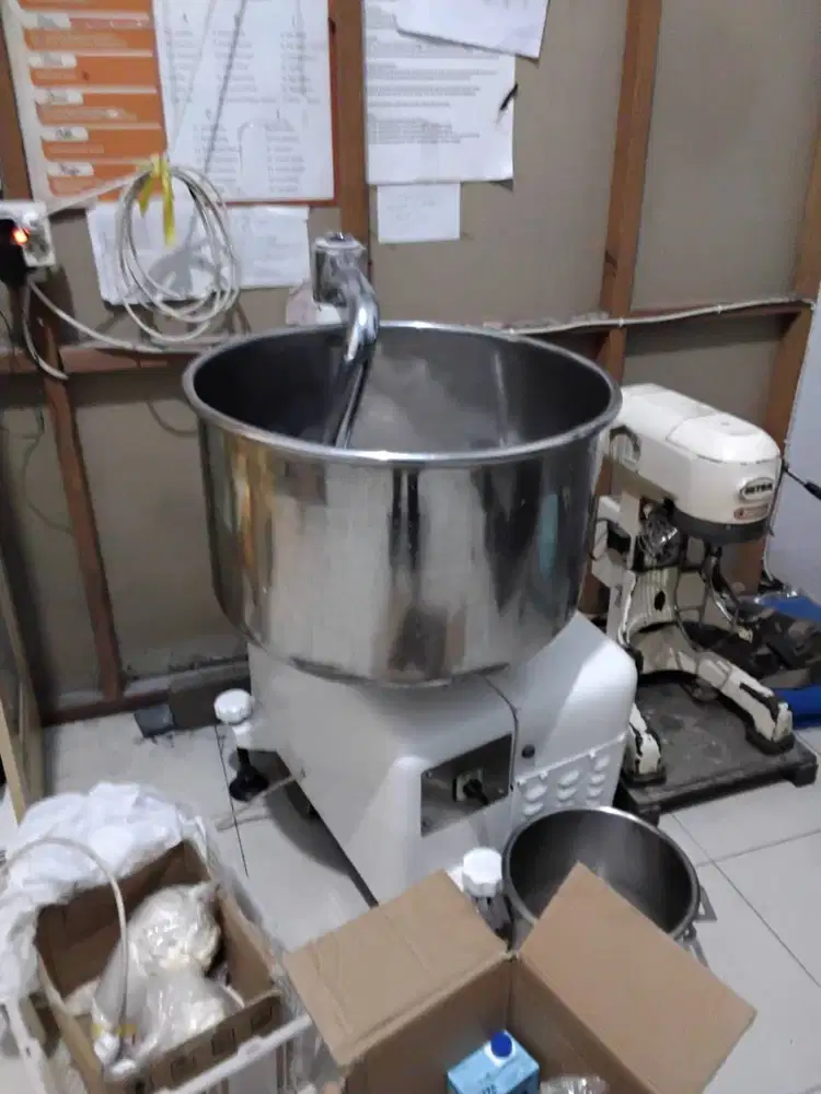 Mixer roti industri