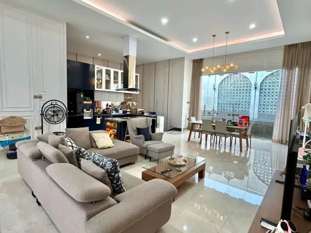 Rumah Mewah Full Furnished di Gunung Sahari Jakarta Pusat: Kolam Renang, Dapur Bersih+Kotor, Aula, Gudang