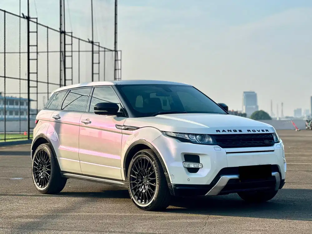 Range Rover Evoque Low KM Termurah !!