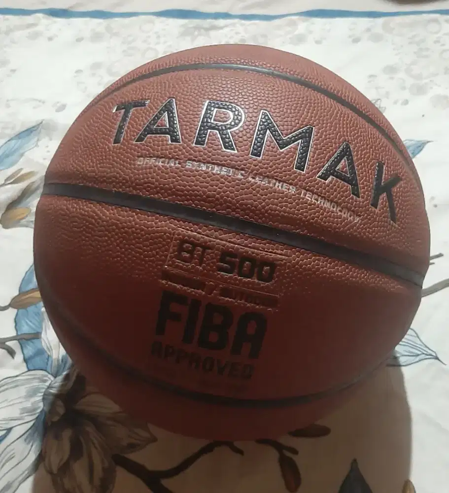 Bola Basket Merk Tarmak Size 6