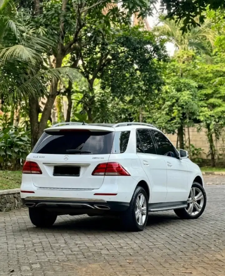 MERCEDES BENZ
GLE400 Exclusive 
4MATIC / AWD