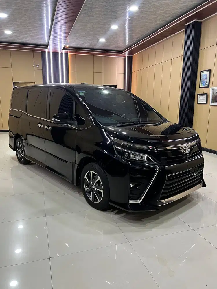 Toyota Voxy 2021 Bensin
