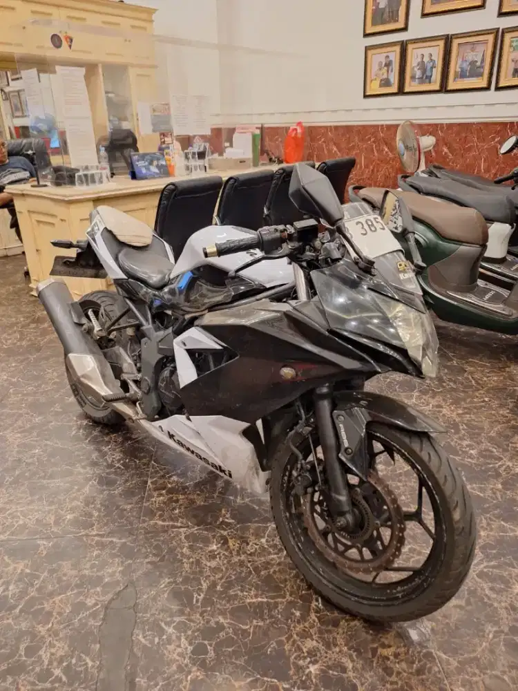 DIJUAL CEPAT KAWASAKI NINJA 250 SL 2014 SURAT LENGKAP PAJAK HIDUP