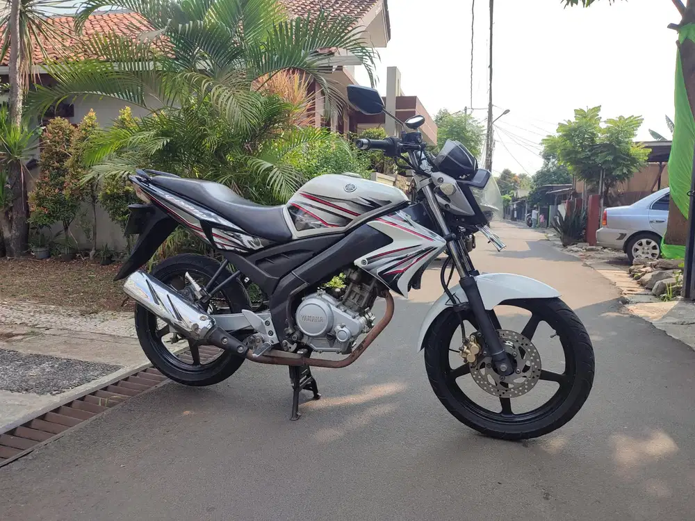 YAMAHA VIXION OLD TAHUN 2012 PLAT DEPOK