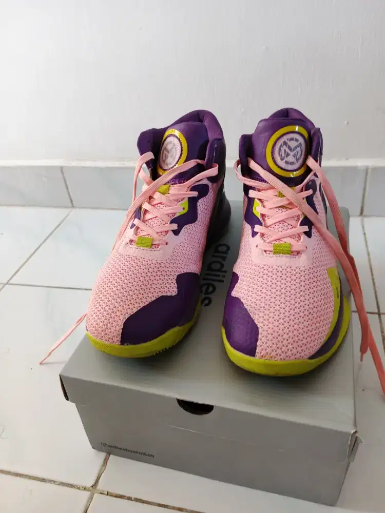 Sepatu basket ardiles exuberant
