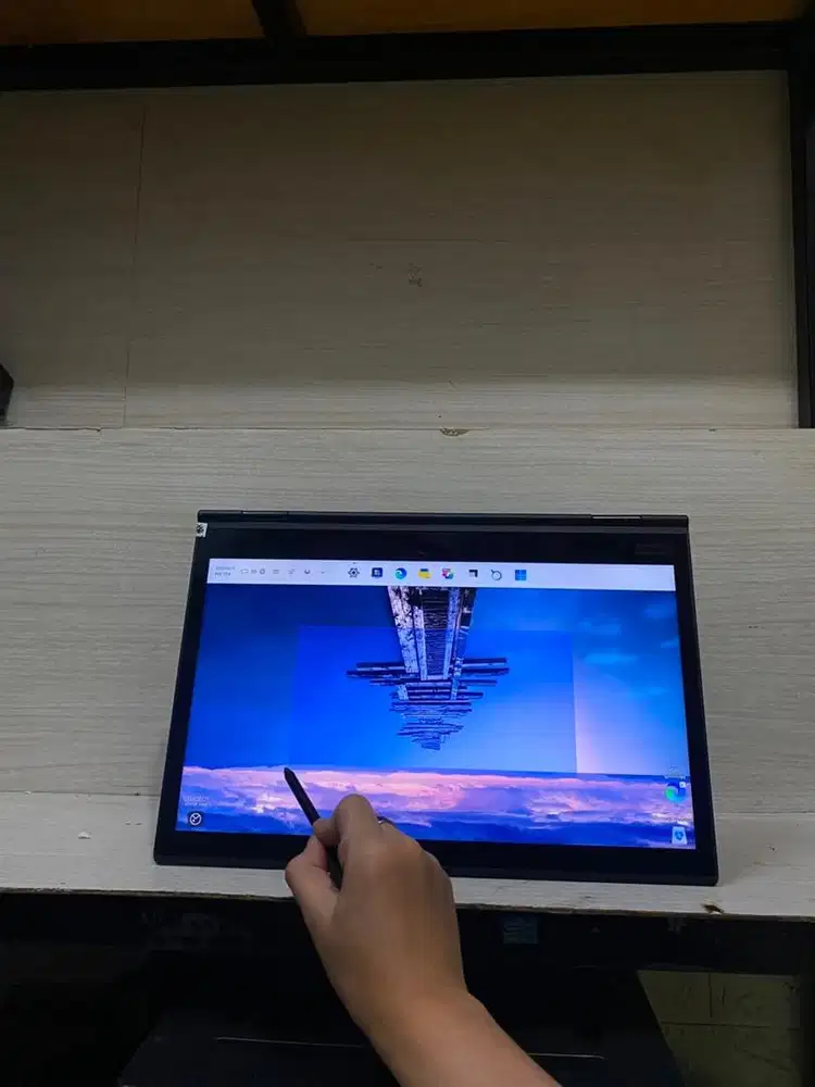 Laptop X1 Yoga Touchscreen || i5 gen 8 || 16gb || 256gb Bergaransi