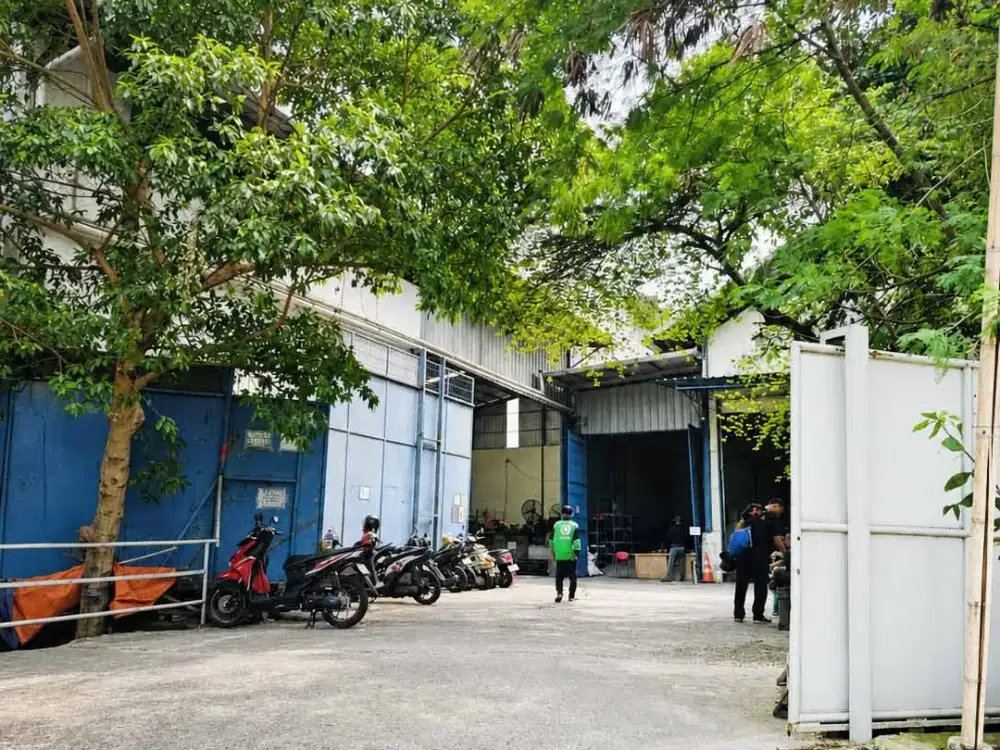Disewakan Gudang Besar di Prima Jaya Daan Mogot Cengkareng Jakarta Barat - 1.450M², Akses Kontainer 40Ft