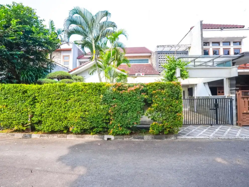 Rumah SHM Luas 4 Menit ke AEON Mall Tanjung Barat Siap Huni J-49894