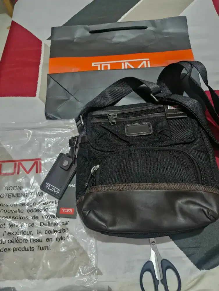 Preloved tas selempang tumi original mulus