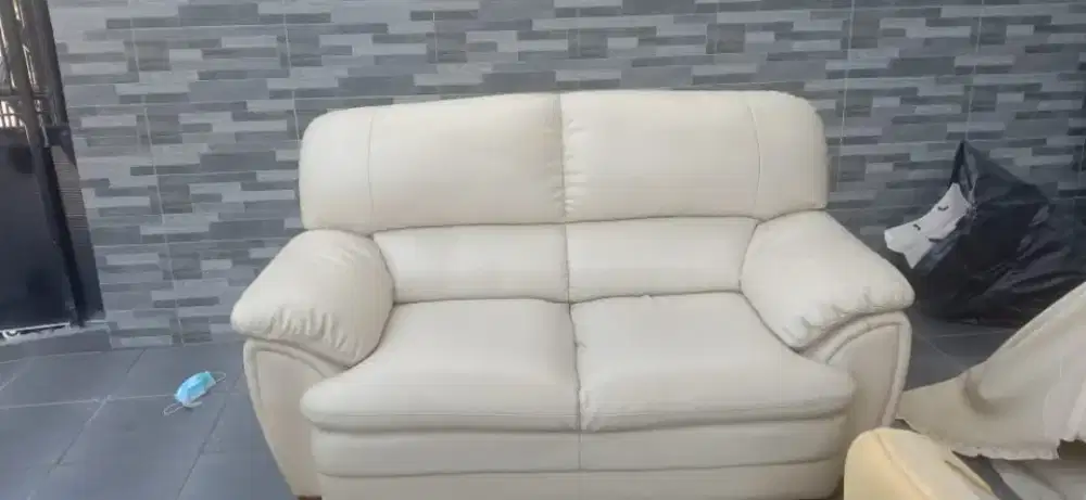 Buat sofa dan servis