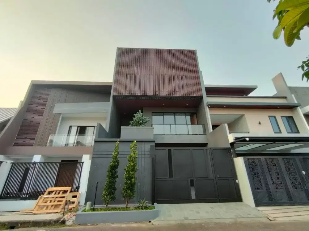 Hunian Eksklusif 3 Lantai di Kawasan Elit Permata Buana – Desain Tropical Modern Tropis Nan Elegan