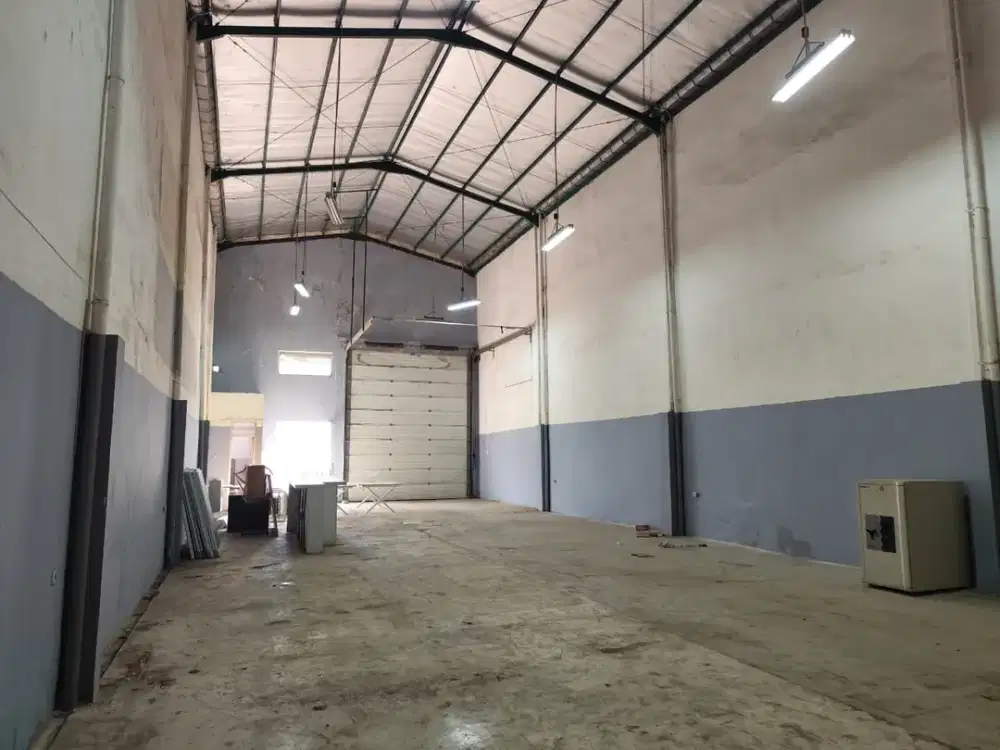 Disewakan Gudang Bizpark Cakung, Jakarta Timur  pergudangan yang strategis di Bizpark Cakung, Jakarta Timur. Cocok untuk kebutuhan distribusi, penyimp