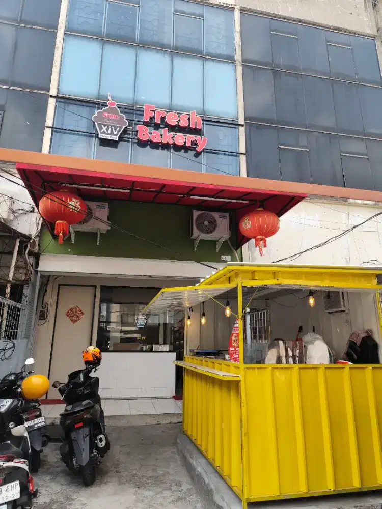 penjaga stand bazzar