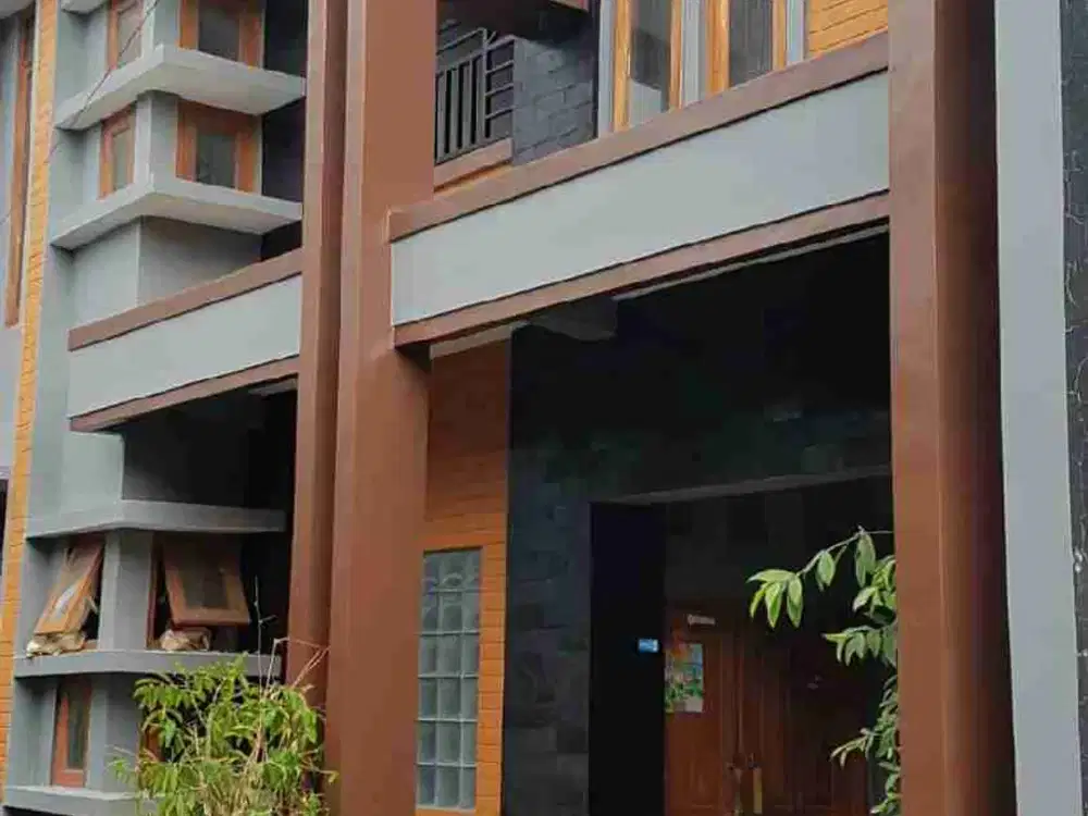JUAL RUMAH 2 LANTAI DALAM RINGROAD MAGUWOHARJO DEKAT GIS