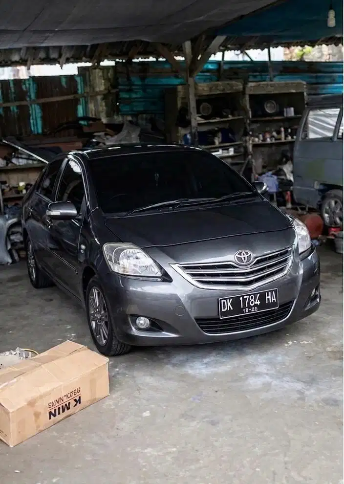 Toyota Limo 2009 Bensin
