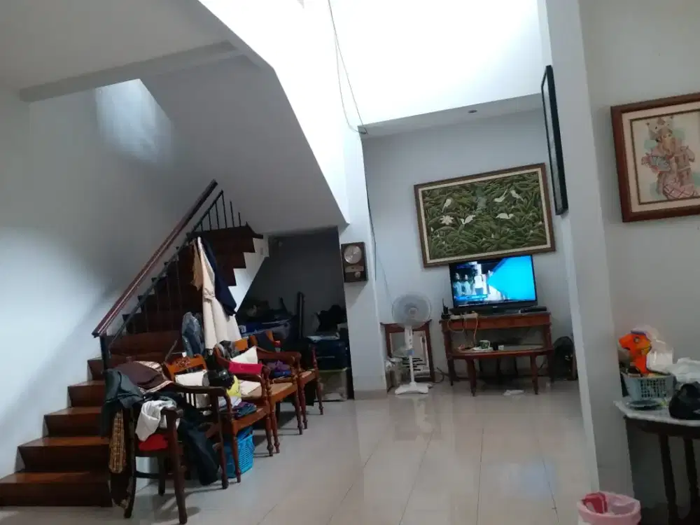 Cinere bukit cinere luas 242 rumah 2 lantai dalam komplek besar