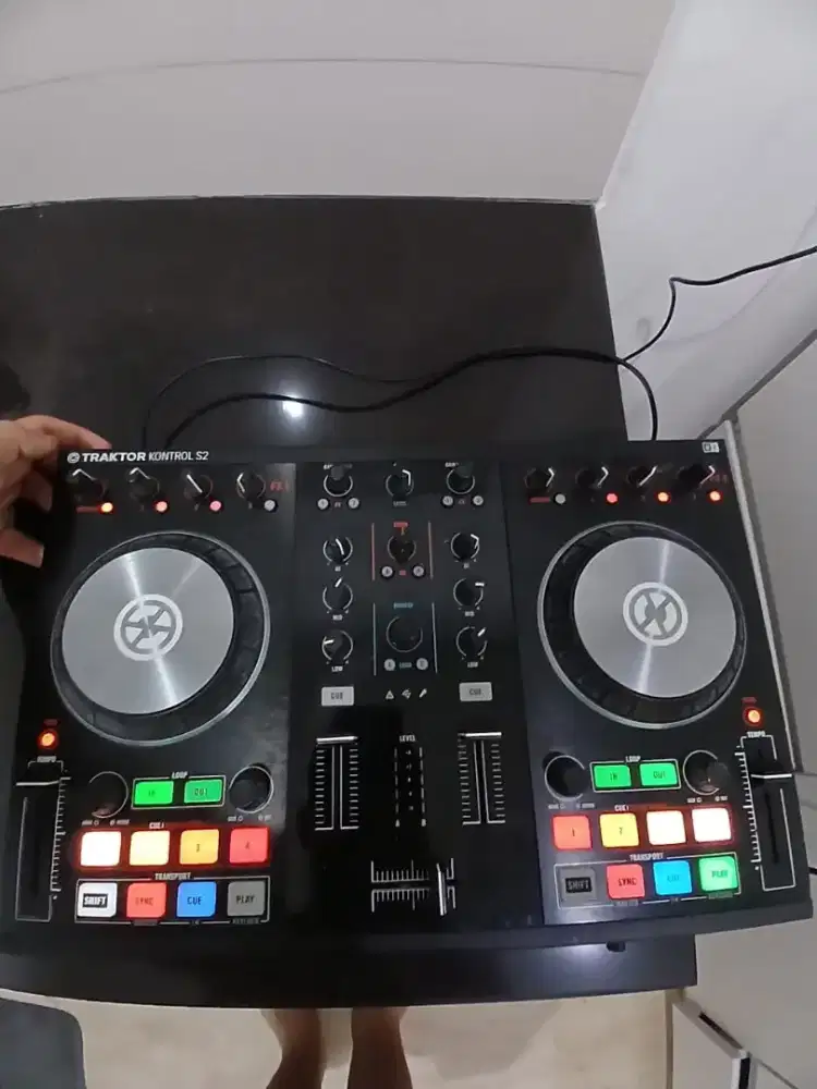Alat dj traktor s2 bantu teman saya