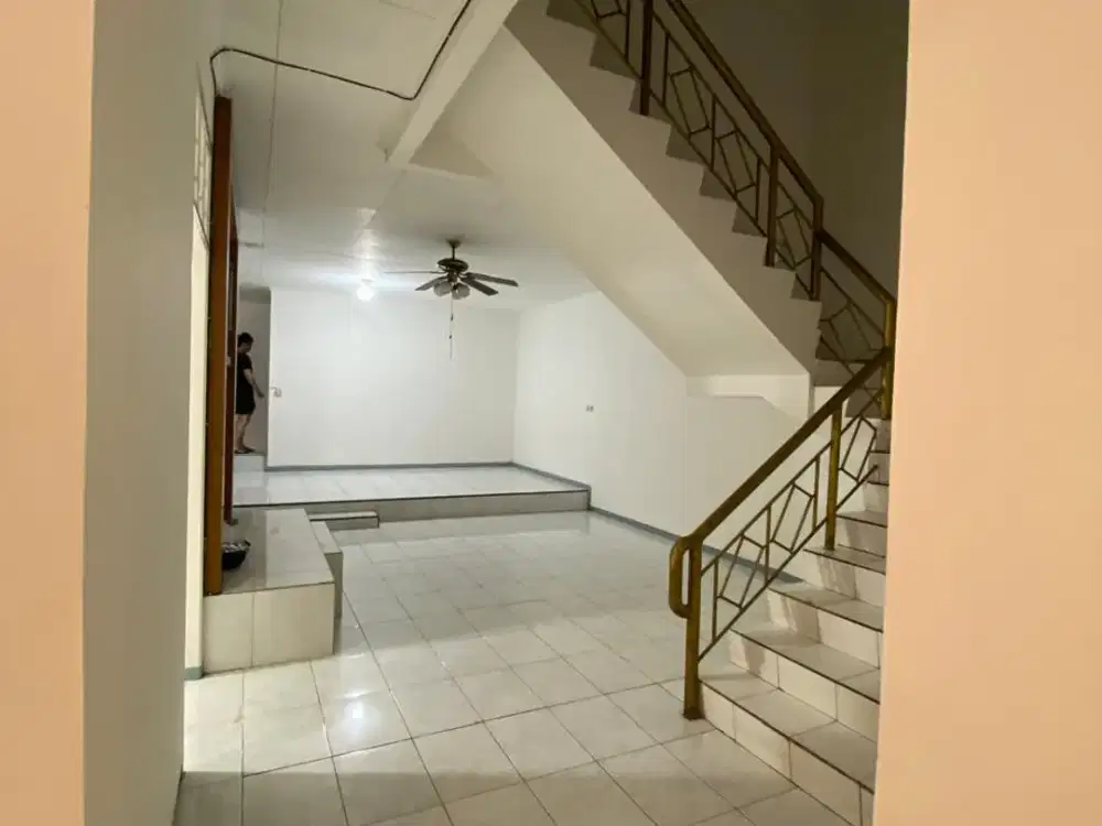 Rumah Nyaman 2 Lantai Di Kawasan Sunter Paradise