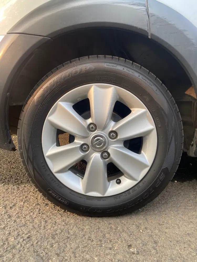 Nissan Livina 2011 Bensin