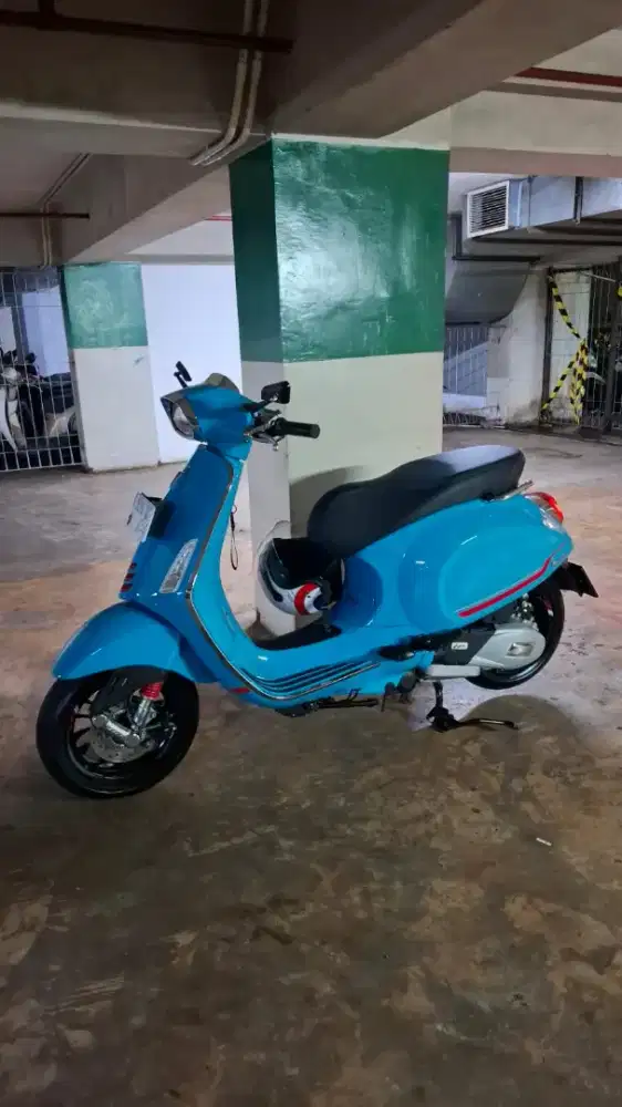 Vespa Sprint S blue audace