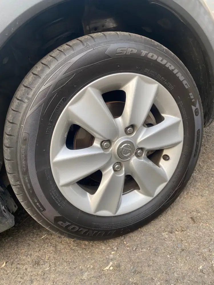Nissan Livina 2011 Bensin