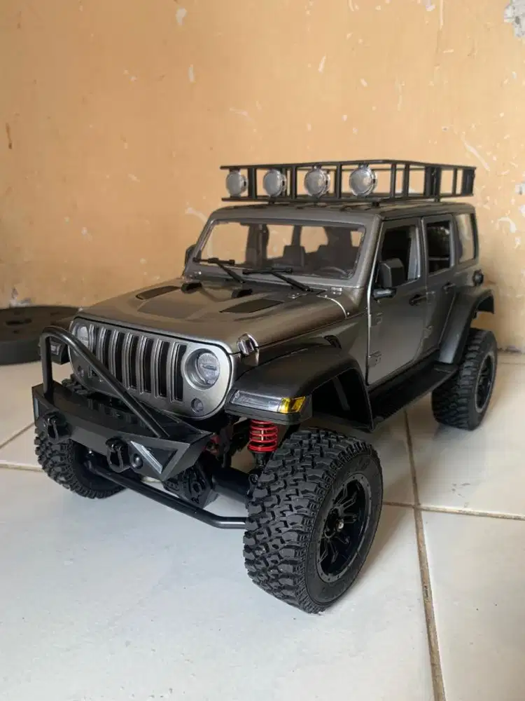RC MN 128 (1 : 12) mobil mainan