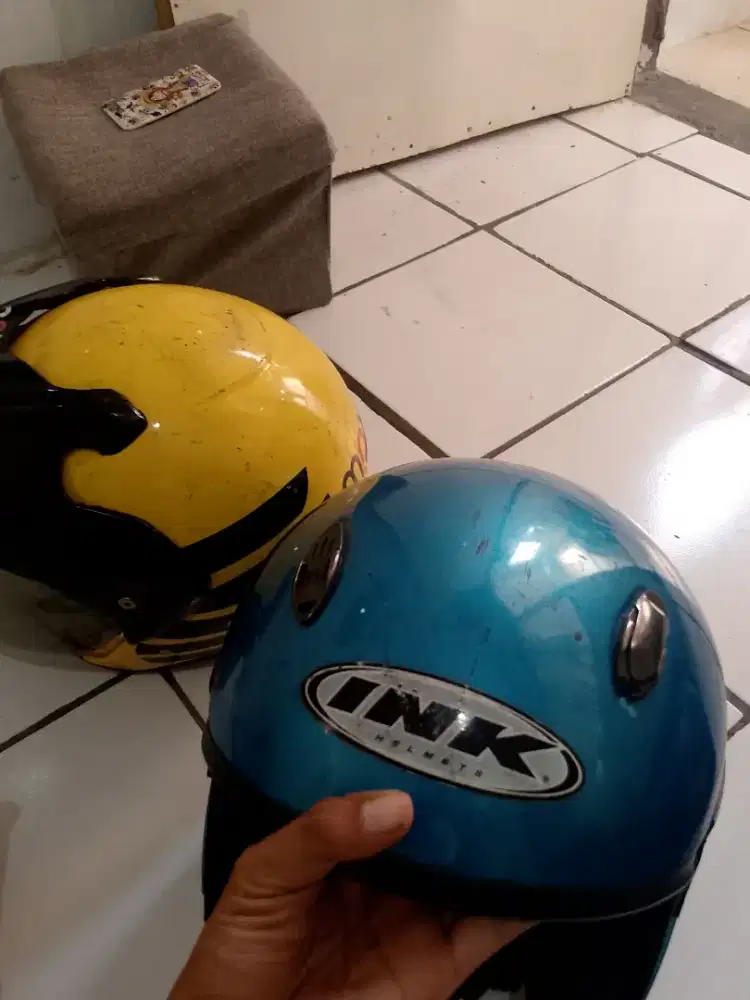 Helm bekas baik