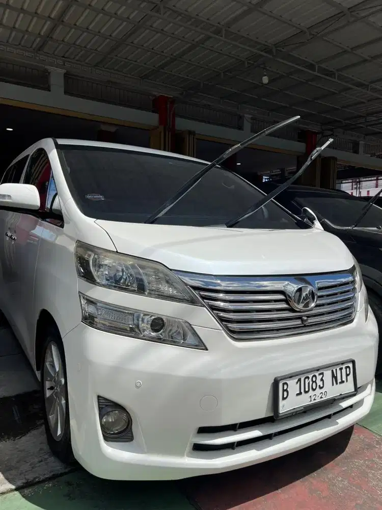 VELLViRE 2.4 V 2010  . Dp 100