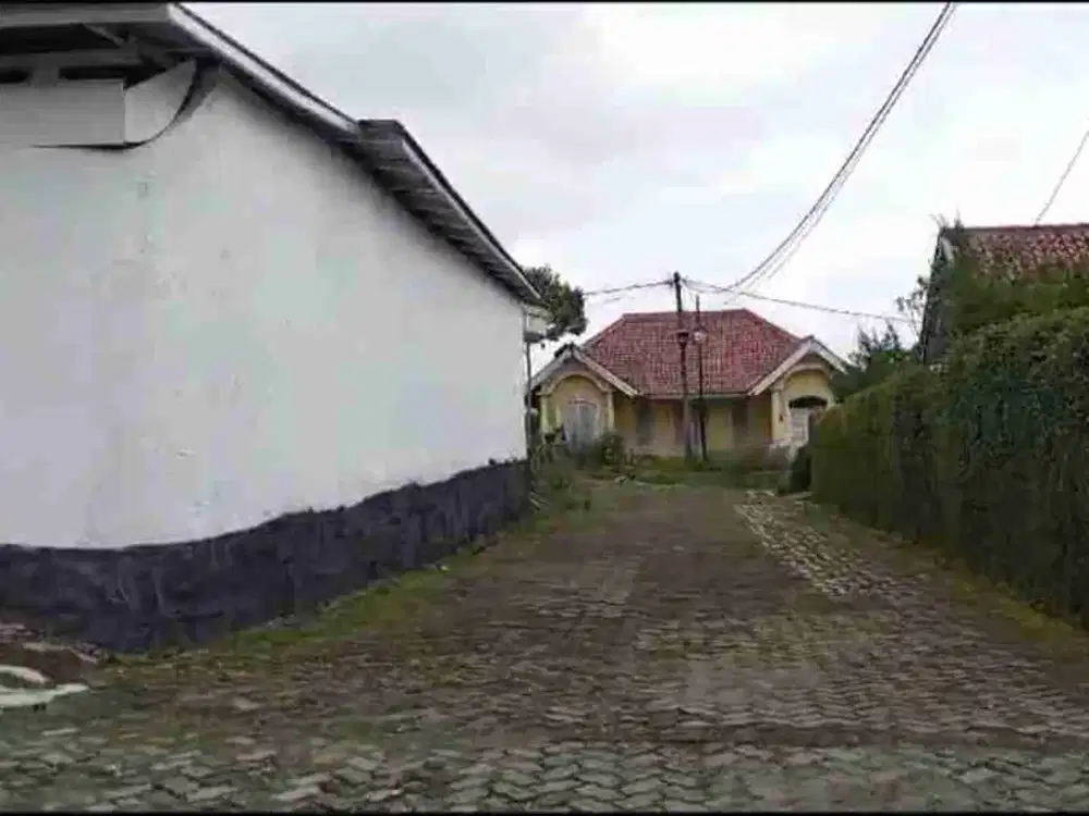 JUAL VILLA BUKIT CIPENDAWA CIPANAS SHM POSISI HOEK
