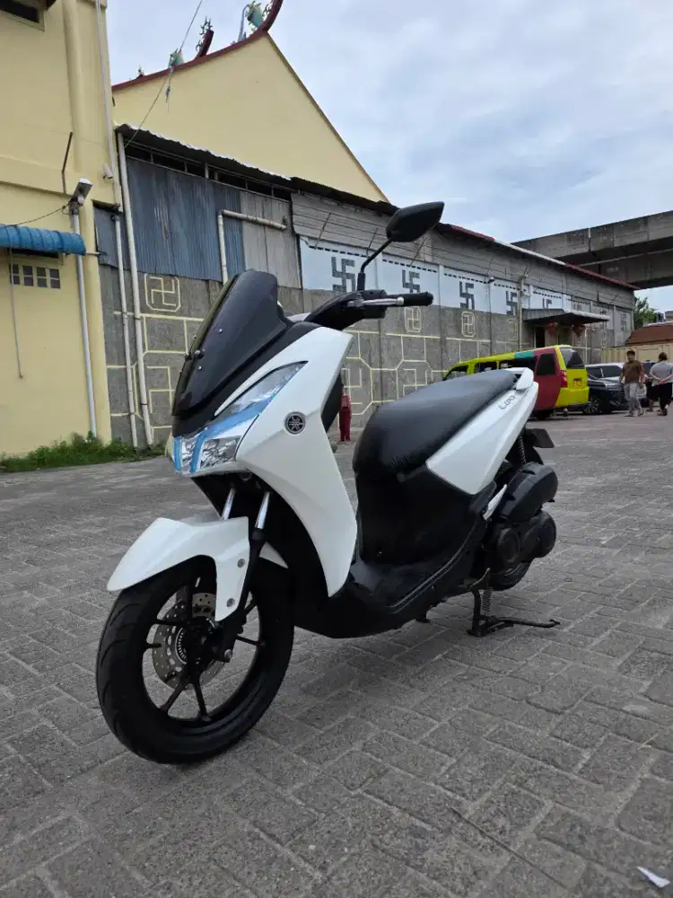 Yamaha Lexi Putih 2018