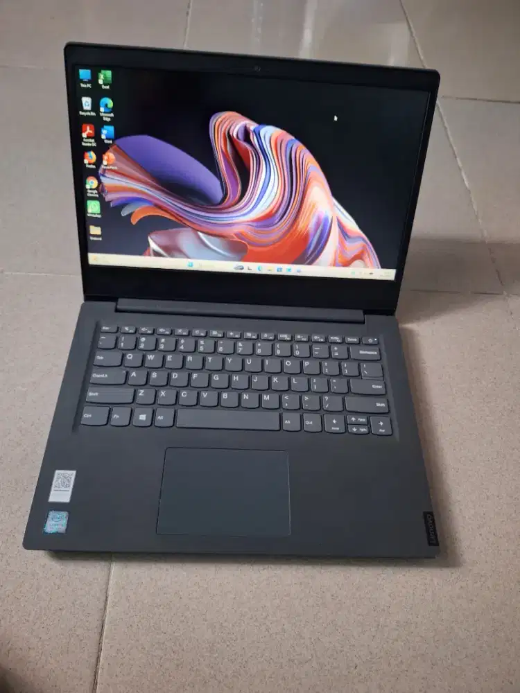 Bismillah di jual laptop lenovo slim core i3 siap pakai baterai 3jam
