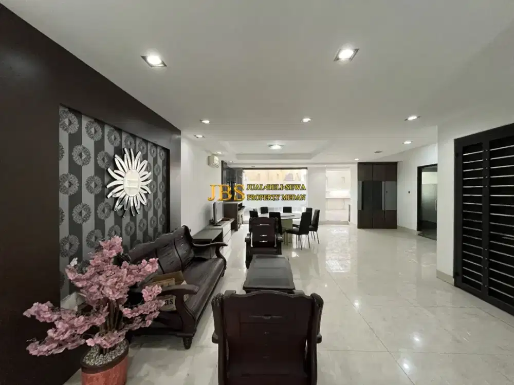 Dijual Rumah 3,5 Tingkat di Komplek The Palace Jalan Mustang - Medan