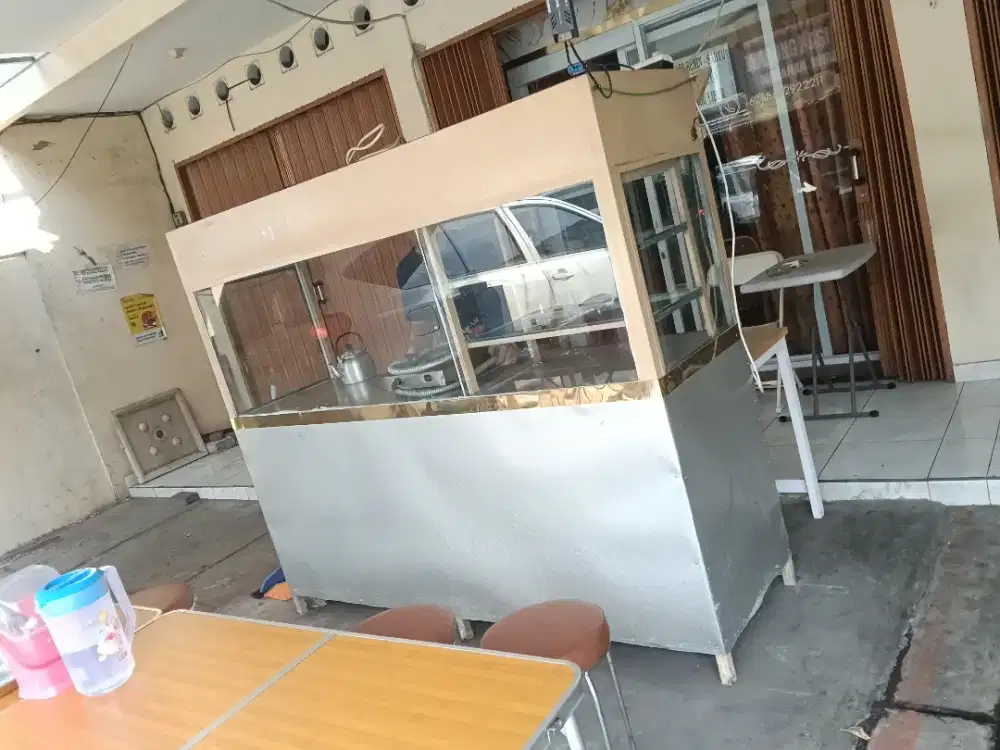 Dijual Etalase Gerobak besi