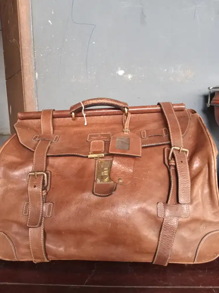 Sale tas besar bahan kulit brand aigner