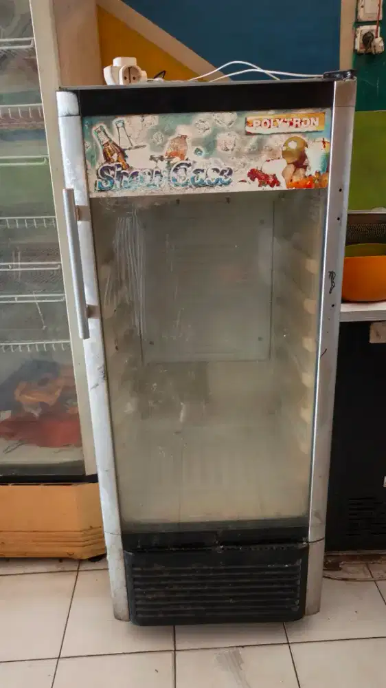 Di jual Showcase