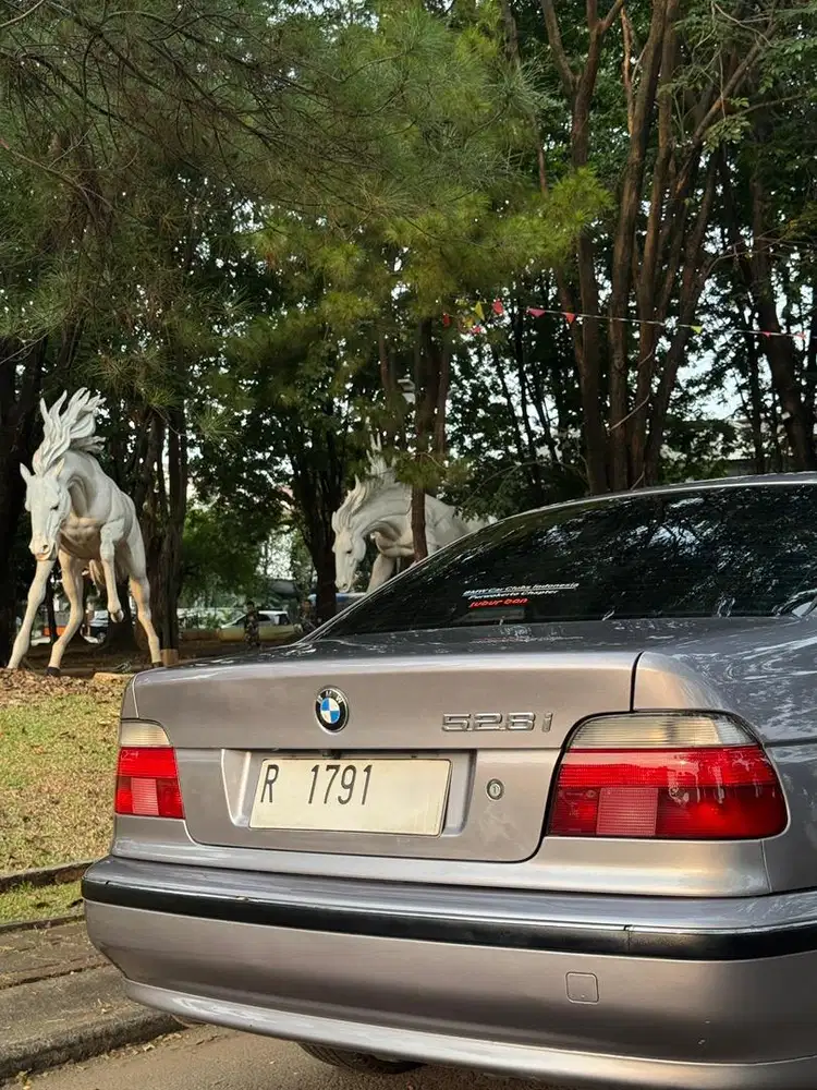 BMW 528i E39 1997 AT