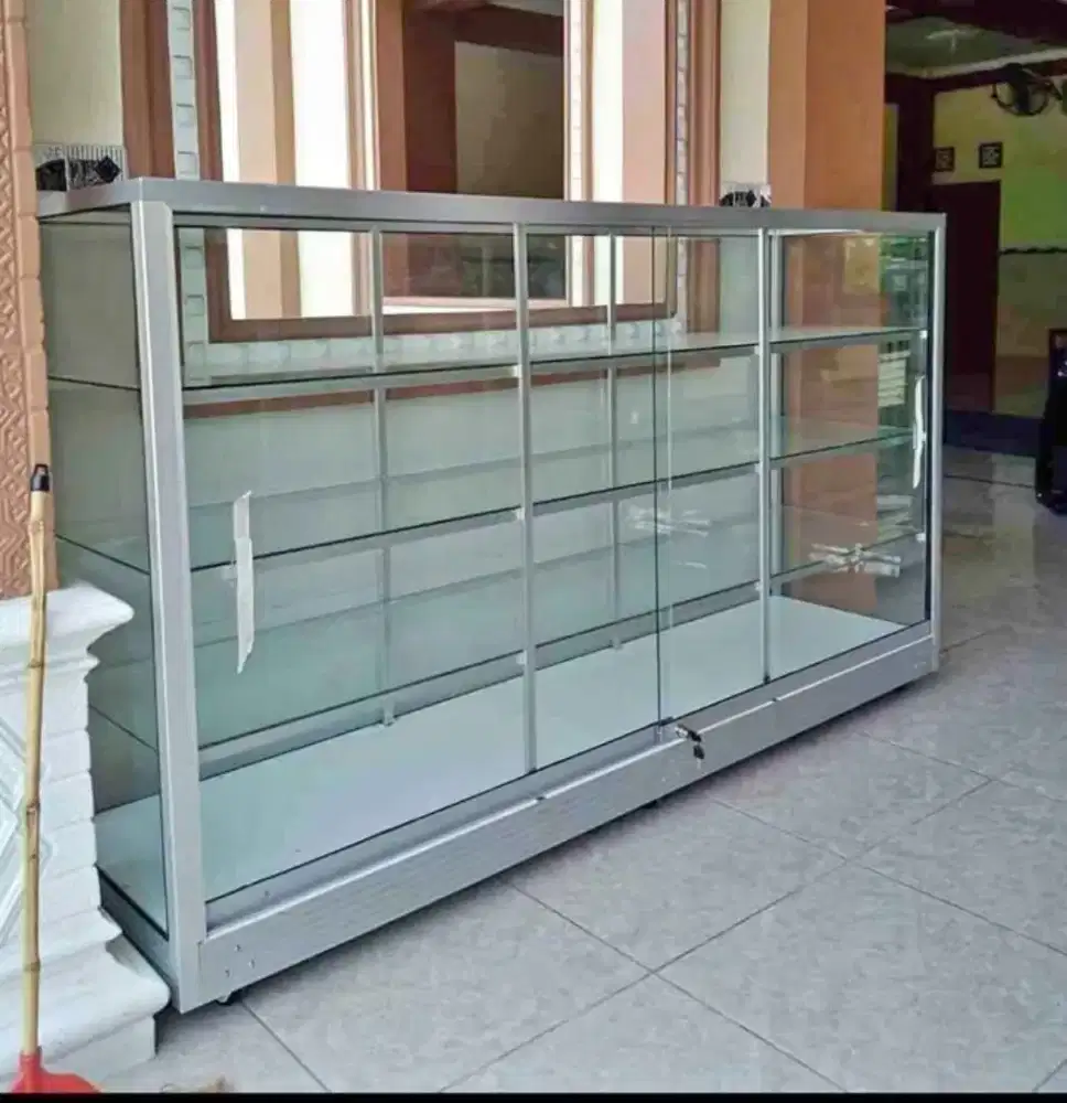 Etalase kaca murah