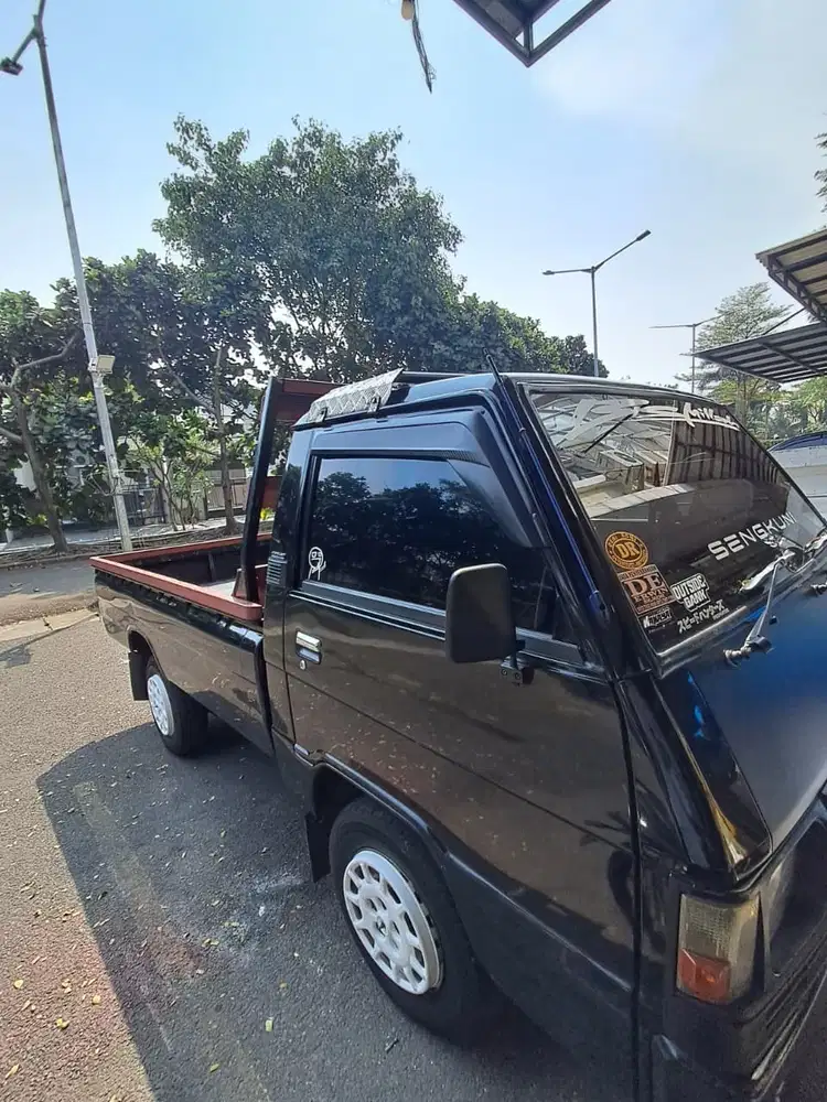 Mitsubishi L300 2018