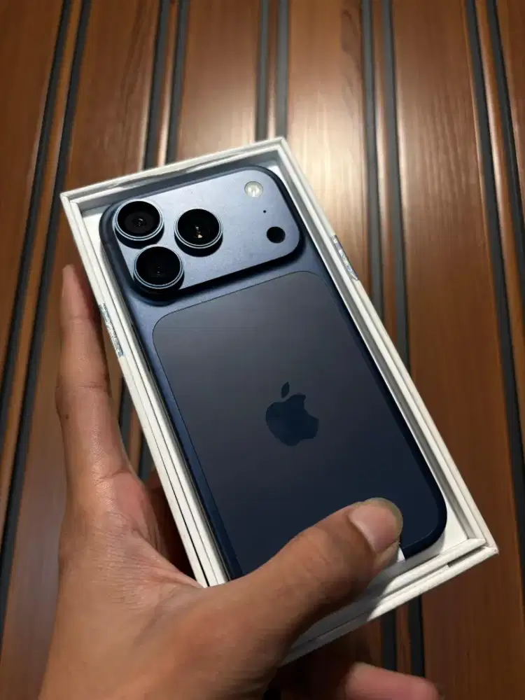 iPhone 17 pro deep blue 512gb iBox