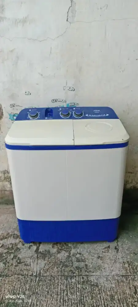 Dijual mesin cuci merek AQUA