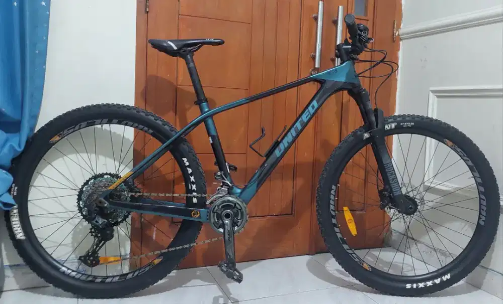 Sepeda gunung united KYROSS 2.10 uk 27.5