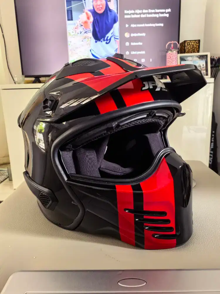 Helm JPX MX-10 Black Red