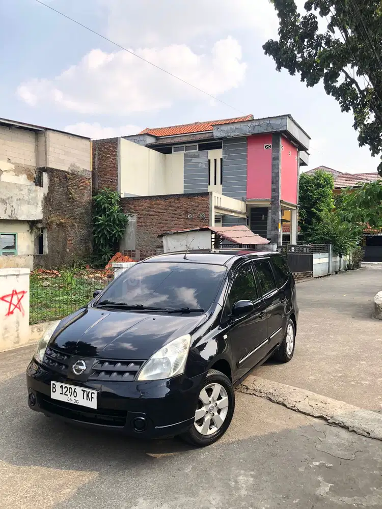 Nissan Grand livina 2010 Bensin
