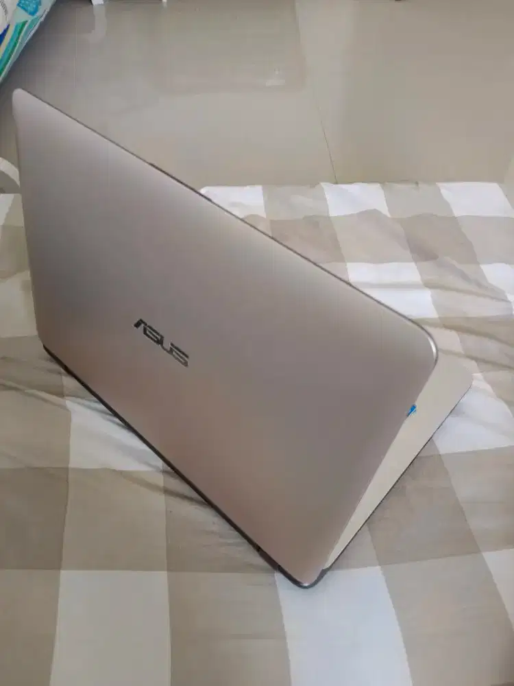 ASUS VivoBook A407MA