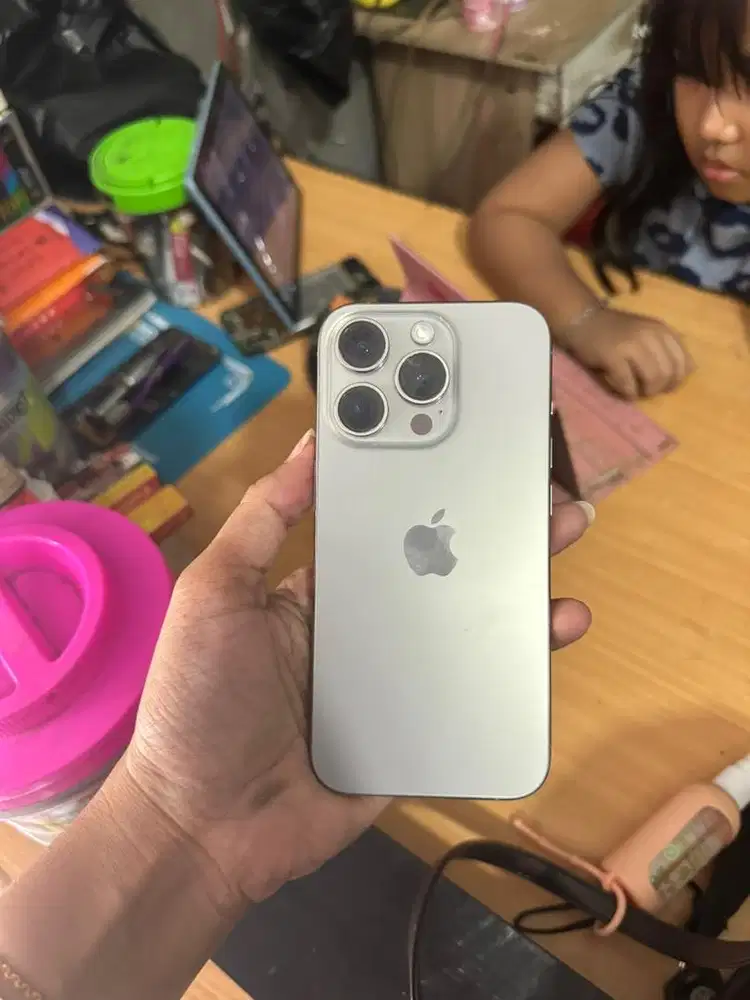 Iphone 15 pro 128 gb garansi resmi ibox